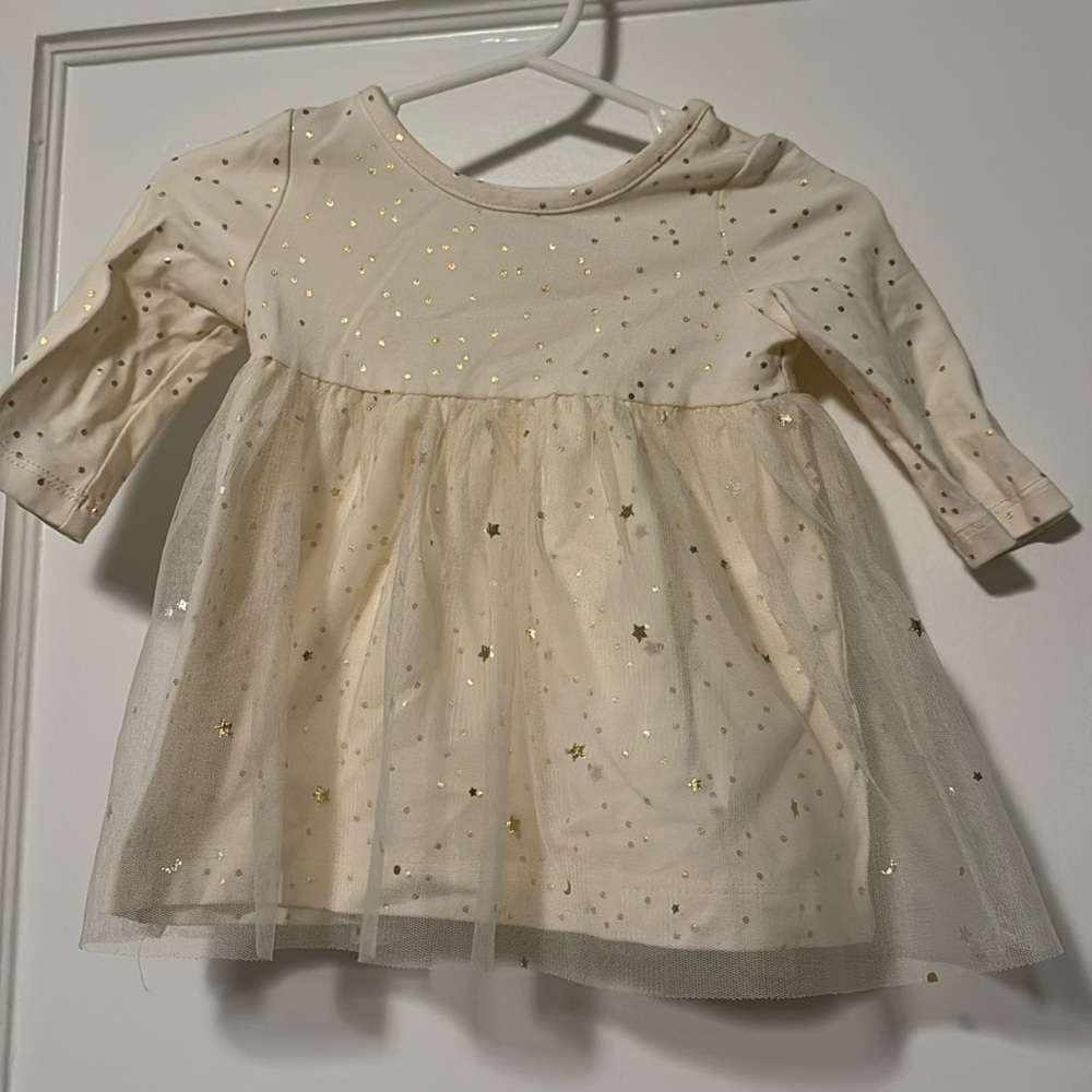 Hanna Anderson  Dress. Color beige. Size 0-3 months (50cm)
